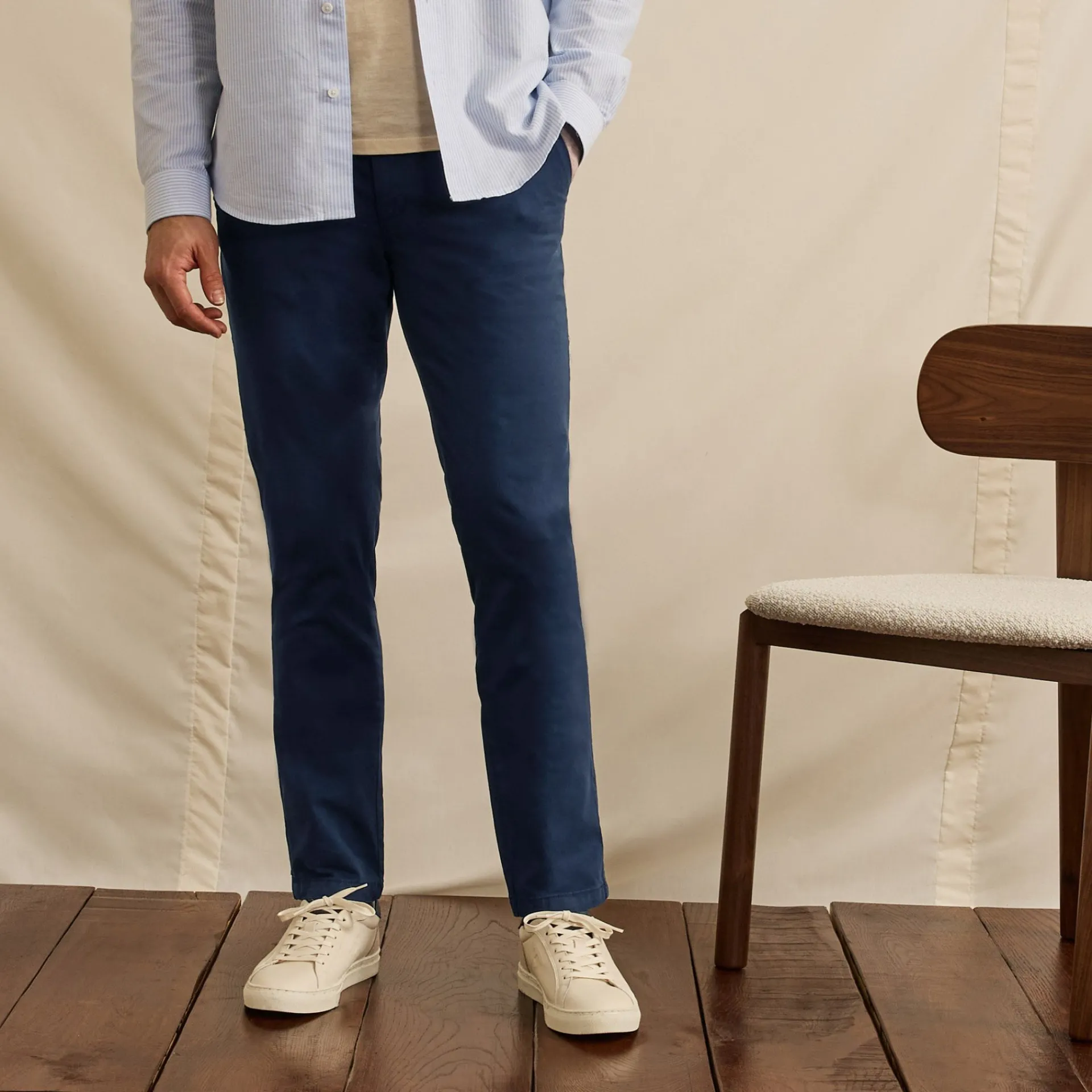 Outlet FAGUO Chino bleu marine coupe ajustée