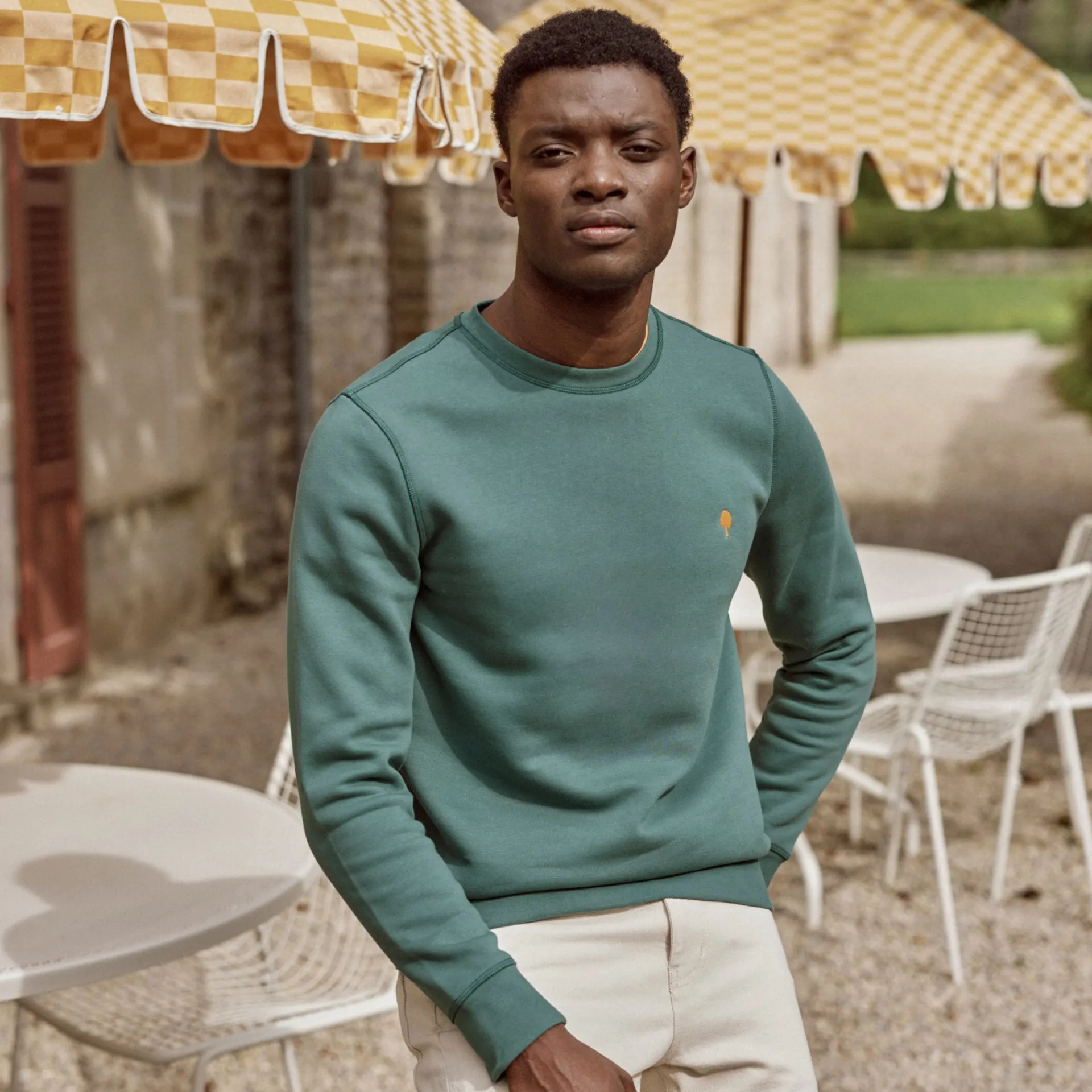 Store FAGUO Sweat vert clair broderie arbre