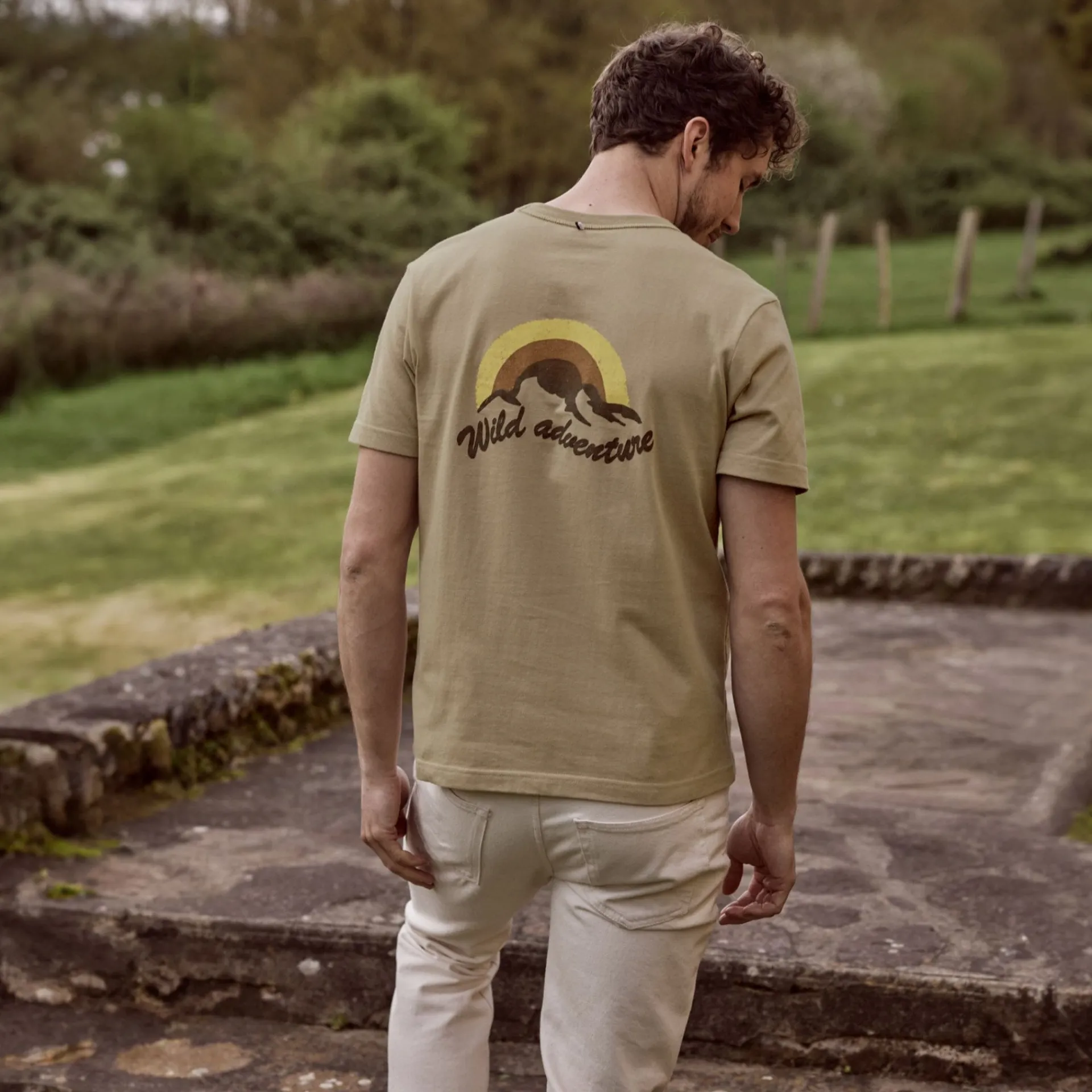 Shop FAGUO T-shirt beige clair wild adventure